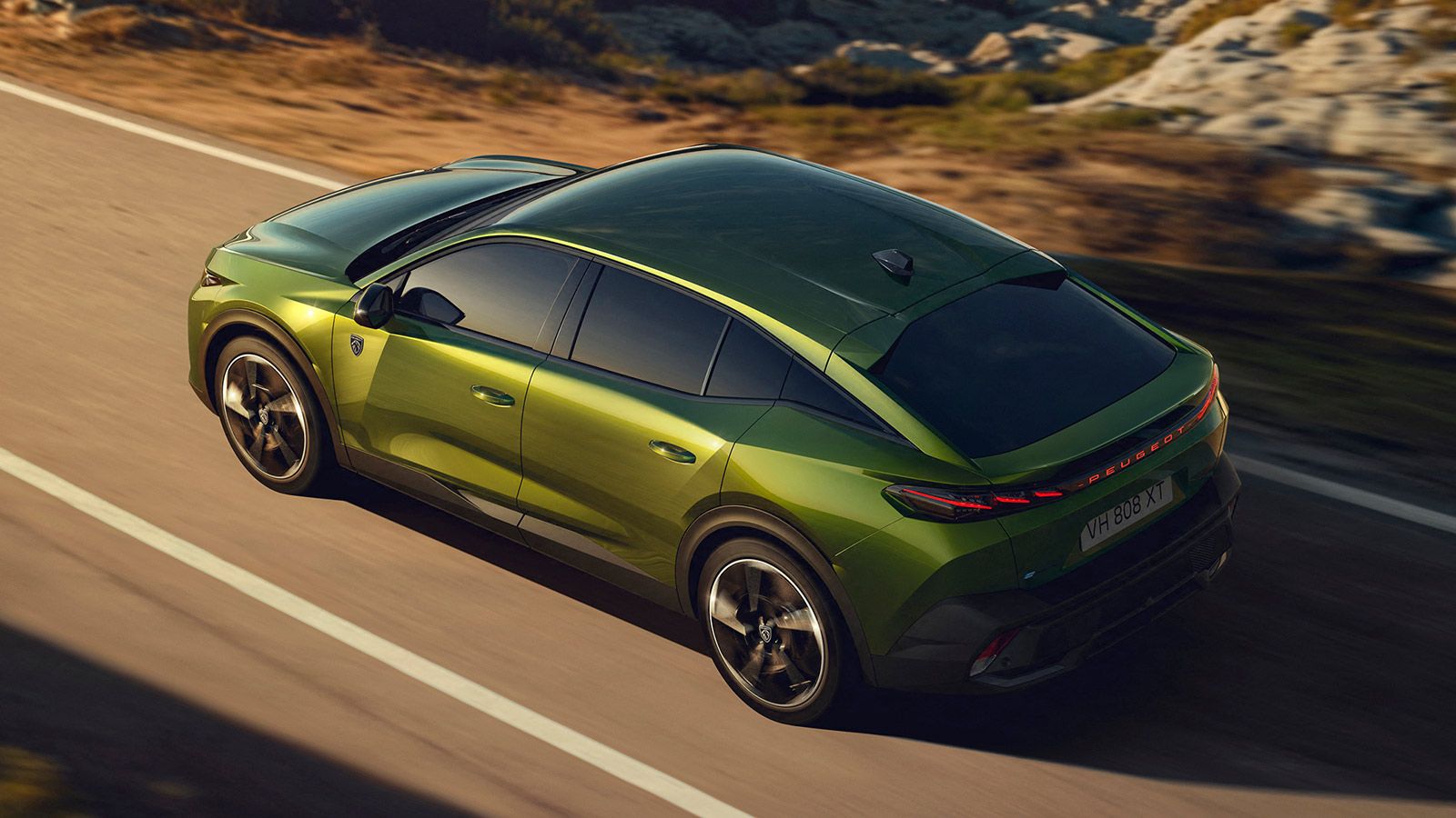 Επίσημη πρεμιέρα για το ανανεωμένο Peugeot 408